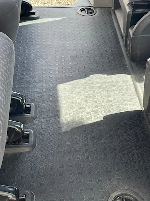 Zuverlässiger VW T5 4Motion (2014)   2.0 TDI 179 PS 2 Schiebetüren 8 Sitze Bild 10