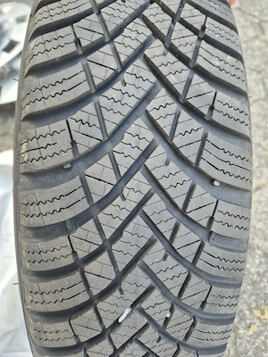 Winterreifen Hankook auf Stahlfelgen 175 70 R14 (Seat Ibiza) Bild 3