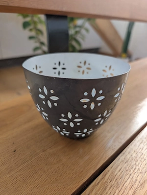 Deko-Schale   Windlicht   Übertopf in Anthrazit-Grau mit Blumenmuster Bild 3