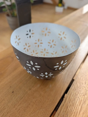 Deko-Schale   Windlicht   Übertopf in Anthrazit-Grau mit Blumenmuster Bild 2