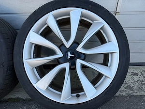 Tesla Original 19 Zoll Alufelgen Bild 6