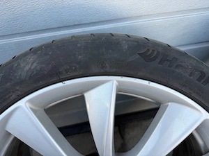 Tesla Original 19 Zoll Alufelgen Bild 3