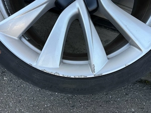 Tesla Original 19 Zoll Alufelgen Bild 4