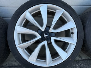 Tesla Original 19 Zoll Alufelgen Bild 2