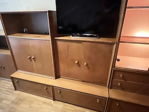 Ältere Massivholz Wohnwand inkl. gratis Sony TV dazu Bild 3