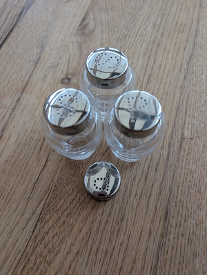 Vintage Salz- und Pfefferstreuer Set aus Glas (3-teilig + Zusatzdeckel) Bild 2