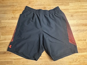 Under Armour Sportkleidung Bild 2