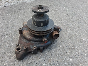 Steyr 8060 Wasserpumpe Bild 4