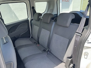 Automatik* Fiat Doblo*  5 Sitze*  1,6 Diesel*  2 Schiebetüren* TÜV Frisch Bild 8