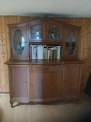 schöner alter guterhaltener schrank Bild 4