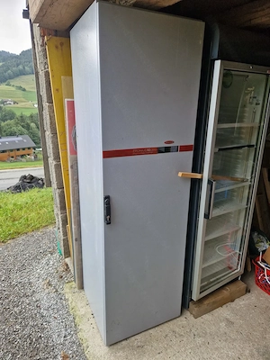 Verteiler Schrank Metallschrank abzugeben Elektroverteiler Stromkasten 200x60x60 Rittal ?