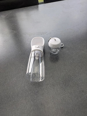 teagbare Wasserflasche Hund