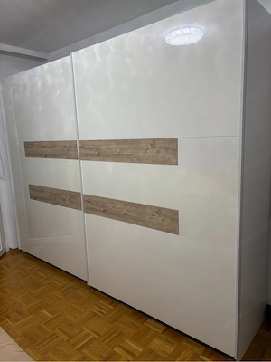 Kleiderschrank + Kommode 