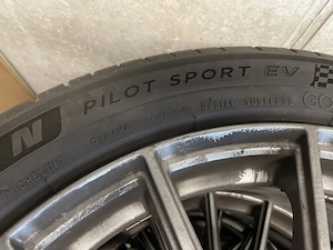 Alfa Romeo STELVIO SOMMERREIFEN 20 Zoll auf Alufelgen Bild 2