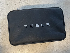 TESLA Y Anhängerkupplung komplett NEU  Bild 3