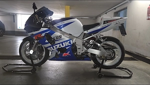 Suzuki gsxr 750  Bild 2
