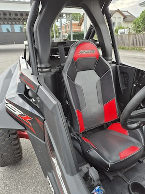 Buggy Geländefahrzeug Polaris 1000 Bild 3