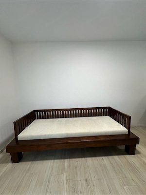 außergewöhnliches Holzsofa Tagesbett im asiatischen Stil Bild 2