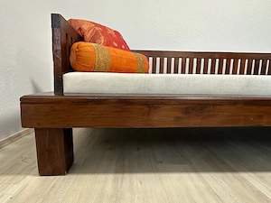 außergewöhnliches Holzsofa Tagesbett im asiatischen Stil Bild 4