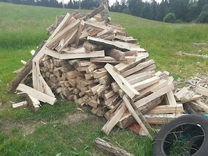 Brennholz Hartholz halbtrocken 