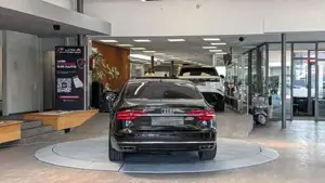 Audi A8 Bild 8