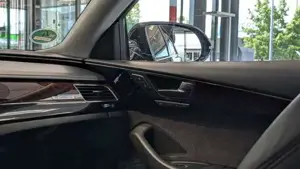 Audi A8 Bild 16