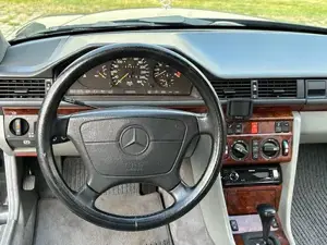 Mercedes 500E W124 Bild 9