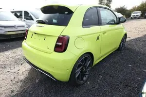 Abarth 500e Turismo 42 kWh LED Pano Nav JBL SHZ Kam PDC 114... Bild 3