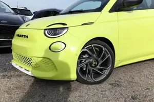 Abarth 500e Turismo 42 kWh LED Pano Nav JBL SHZ Kam PDC 114... Bild 5