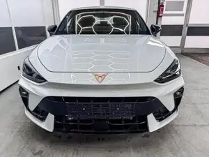 Cupra Leon 1.5 TSI MATRIX NAVI INTELLIGENT DRIVE SHZ KEYLE... Bild 2