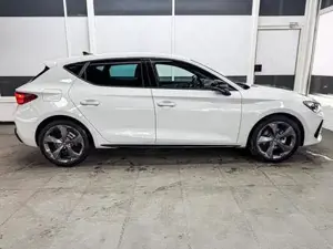 Cupra Leon 1.5 TSI MATRIX NAVI INTELLIGENT DRIVE SHZ KEYLE... Bild 4