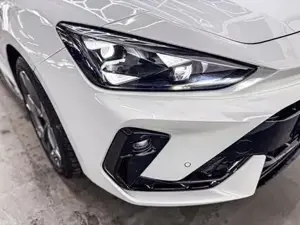 Cupra Leon 1.5 TSI MATRIX NAVI INTELLIGENT DRIVE SHZ KEYLE... Bild 8
