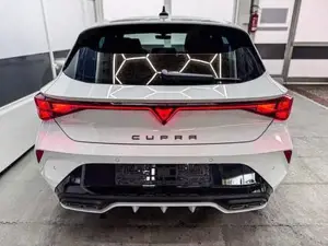 Cupra Leon 1.5 TSI MATRIX NAVI INTELLIGENT DRIVE SHZ KEYLE... Bild 6