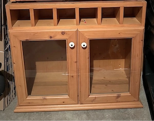 Vollholz Kästchen mit Glastüren Bild 3