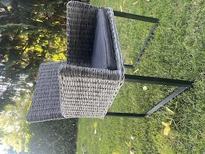 2 Gartenstühle mit Auflagen zu verschenken Bild 2