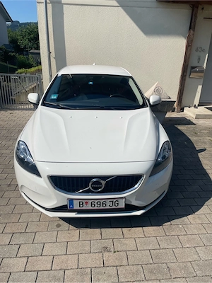 Verkaufe Volvo V40 D2 weiss Bild 2