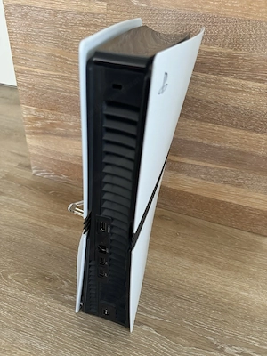sony Playstation 5 pro  gut wie neu PS5 Pro CDs player funktioniert super mit controllern   Bild 5