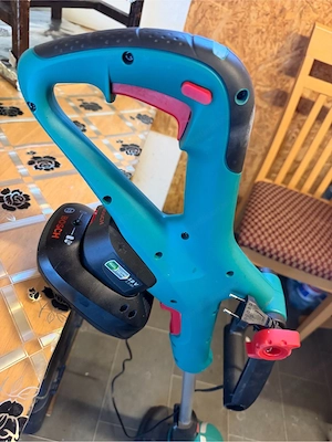 Bosch ART 26-18 LI akku Trimmer + Ladegerät