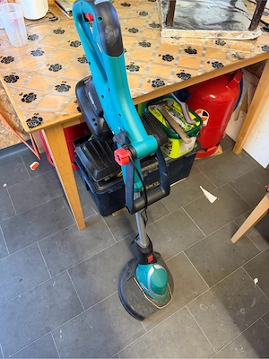 Bosch ART 26-18 LI akku Trimmer + Ladegerät Bild 3