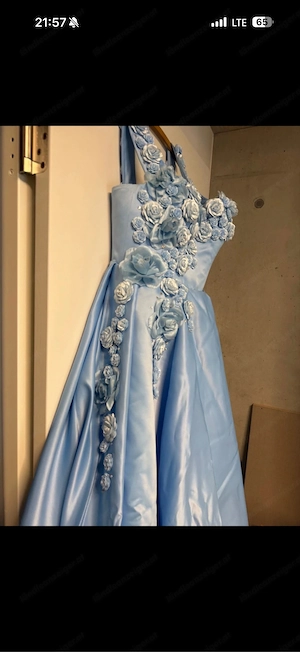Ballkleid Verlobungskleid Bild 3