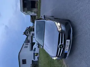 Mercedes Benz B180 Bild 2