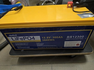 Akku LiFePO4 12.8 V 300Ah