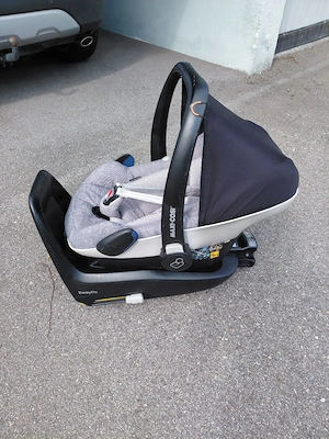 MaxiCosi Pebble mit Isofix Station  Bild 2