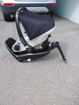 MaxiCosi Pebble mit Isofix Station  Bild 3