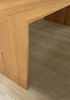 hochwertiger, großer Schreibtisch aus Buche massiv Bild 11