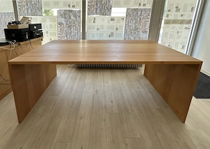 hochwertiger, großer Schreibtisch aus Buche massiv Bild 3