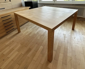 hochwertiger, quadratischer Holztisch, Buche massiv Bild 3