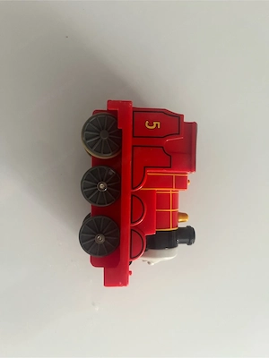 Tomy  Lokomotive mit Rückzugsmotor Bild 3