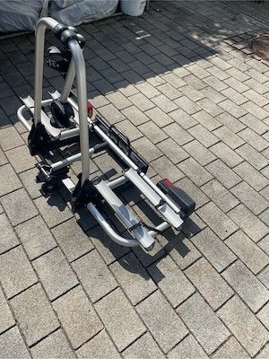 Fahrradträger für 2 Fahrräder auf Anhängekupplung. Bild 3