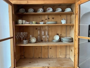 Wunderschöne Holzvitrine 